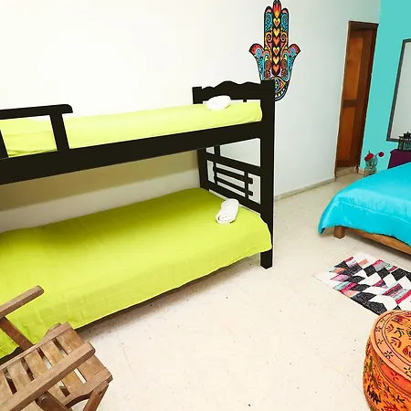 Hostal Mystic House *